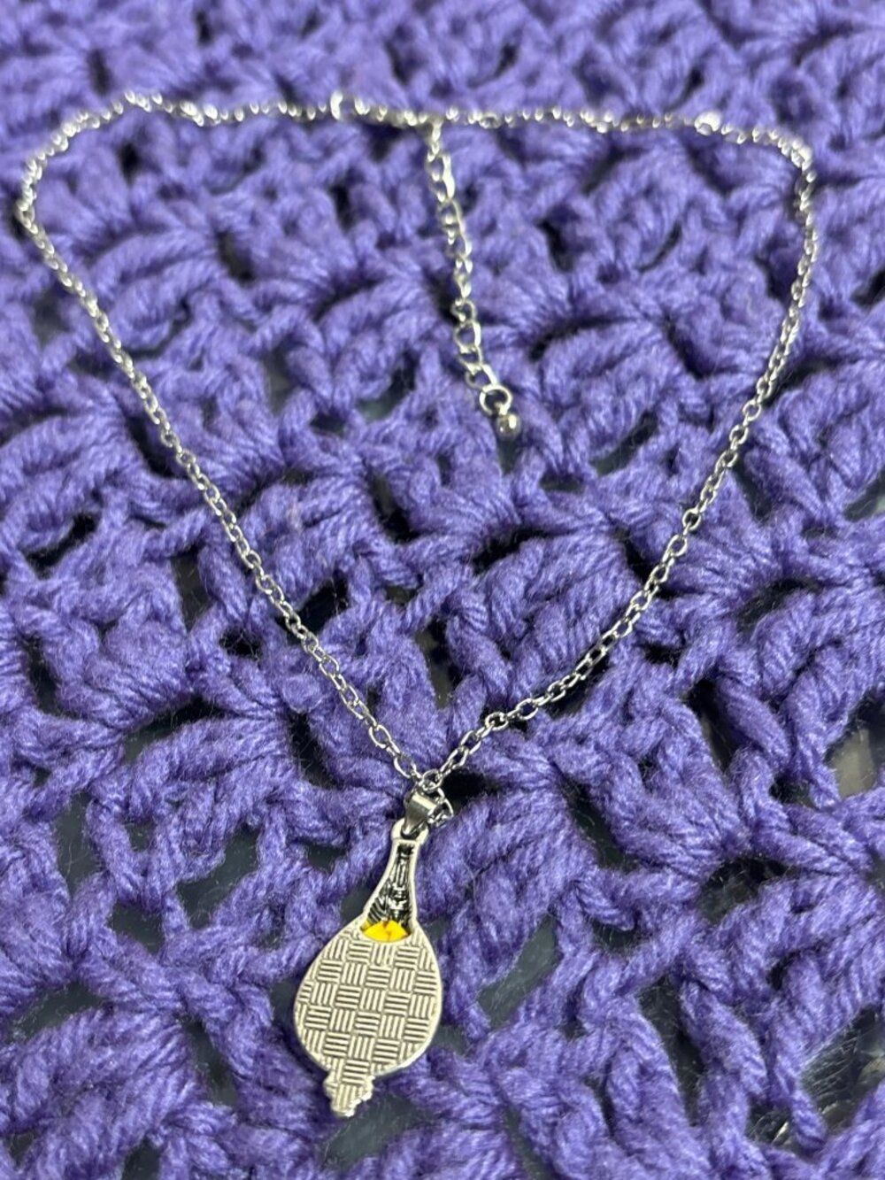 Yellow Brown Cabochon Pendant Necklace Silvertone Chain 14-16 inches Long - Picture 2 of 2